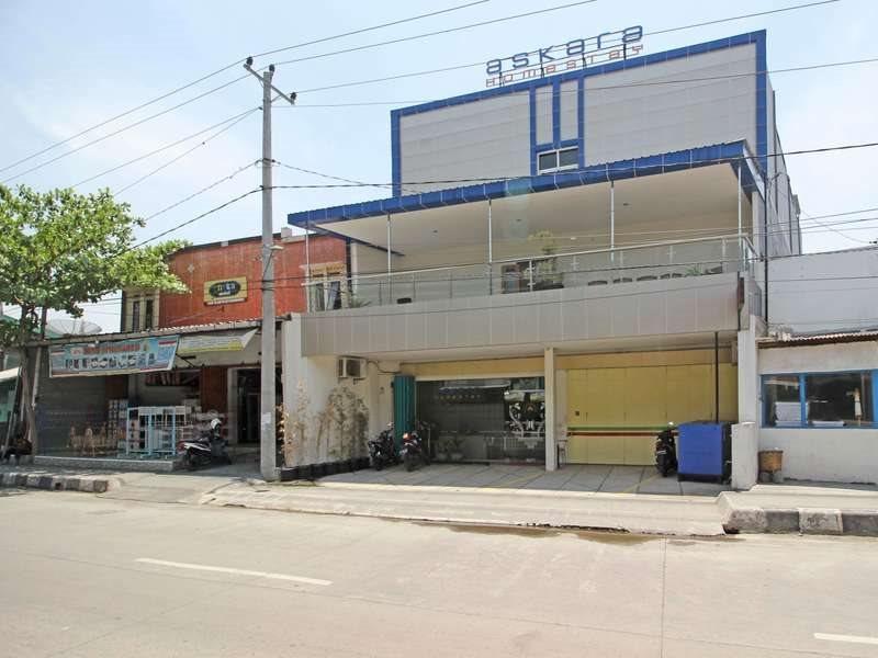 Hotel RedDoorz near UNS Solo Exterior foto